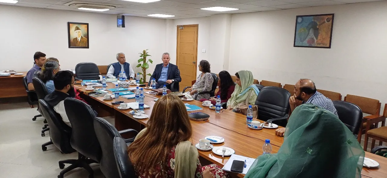 GIHD faculty and British Asian Trust representatives in discussion