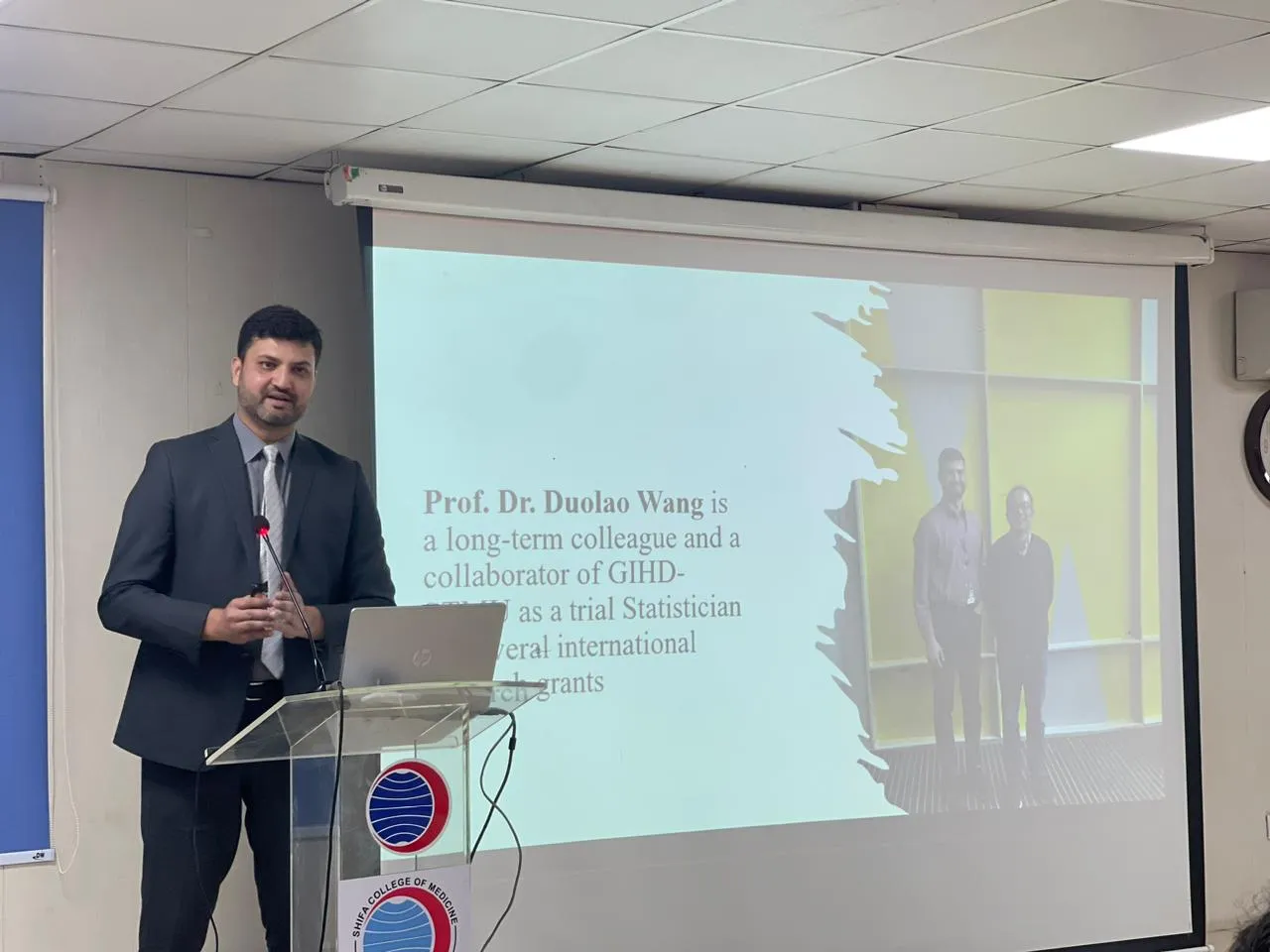 Dr. Syed Usman Hamdani speaking at the session